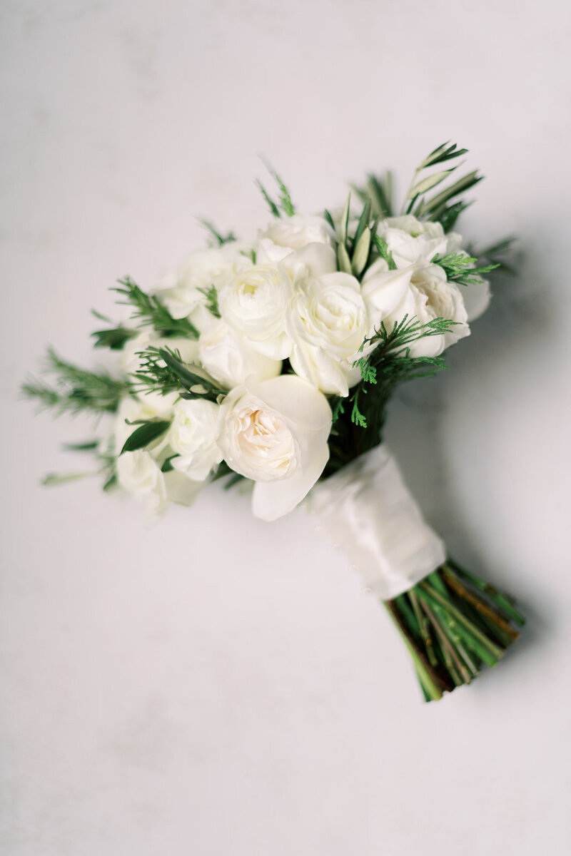 02-Venue-Six10-Wedding-bouquet