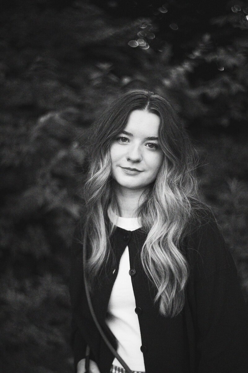 middle tennessee wedding photographer smiling in black and white
