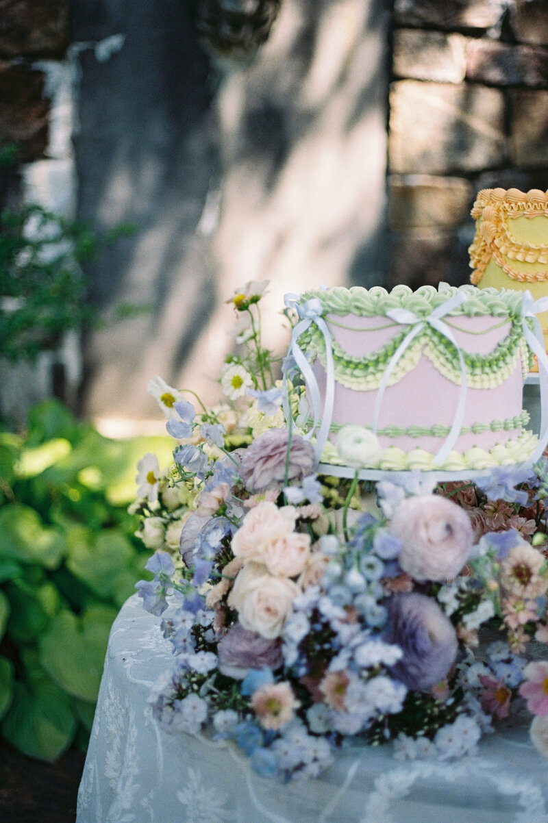 Luxury-Summer-Intimate-Wedding-Strong-Mansion-Frederick-County-Maryland-35mm-Film=10