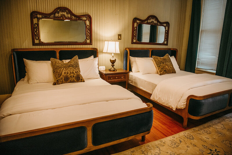 This room sleeps 4 in the two queen beds