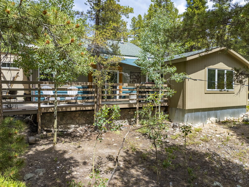 outside view of cabin