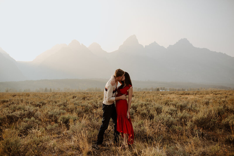 Top 10 best places to elope in the united states. Locations, pros and cons for each, and helpful elopement planning tips!