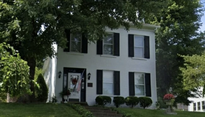 Historic home at 1520 featured in the Ashland KY historical walking tour.