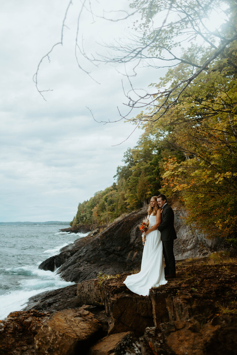 black-rocks-presque-isle-upper-peninsula-michigan-wedding-photographer-alisciamariephotography-2447