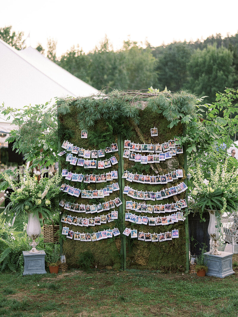 40 polaroidescortdisplay