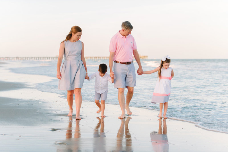Ideas for Family Pictures on the Beach