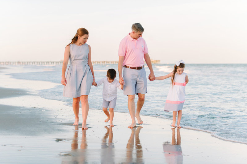 What to Wear in Family Beach Photos