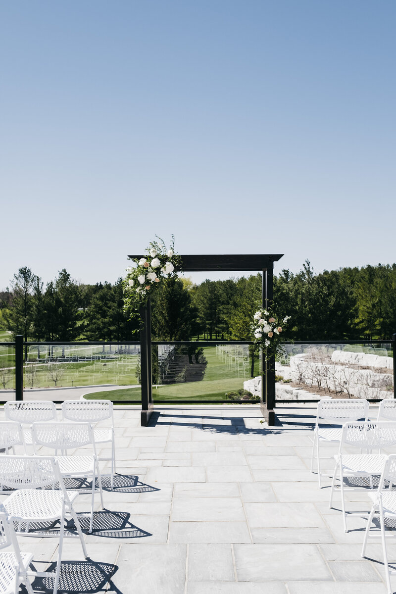 Kendon-Design-Co._Niagara-GTA-Fine-Art-Wedding-Florist-Planner-Designer_Cacie-Caroll-Photography_Editorial-Monthill-Golf-Club-287