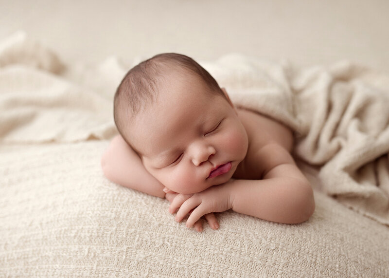 best-newborn-photography-near-me-_-0131-462 x 351