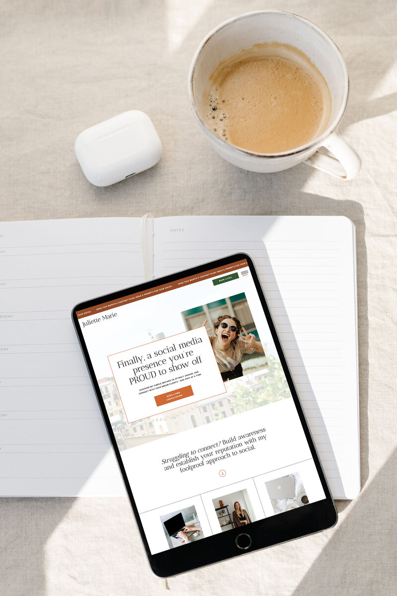 showit-template-adalyn-wilde-iphone-mockup