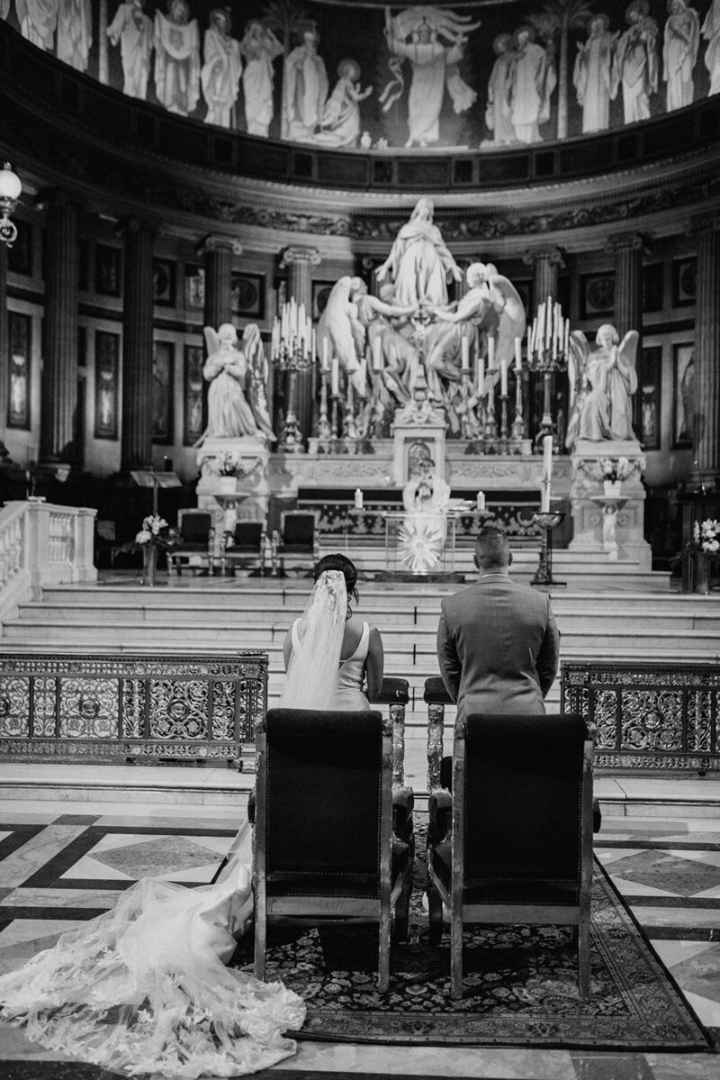 Intimate wedding in Paris, France