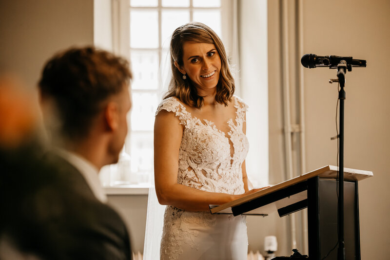 Professionele bruiloftsfoto’s en video’s gemaakt door IMAI Wedding, gespecialiseerd in het vastleggen van unieke en emotionele momenten.