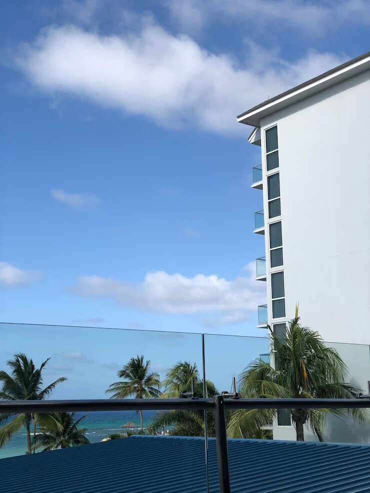 Modern Glass & Aluminum Railings in Boca Raton, South Florida