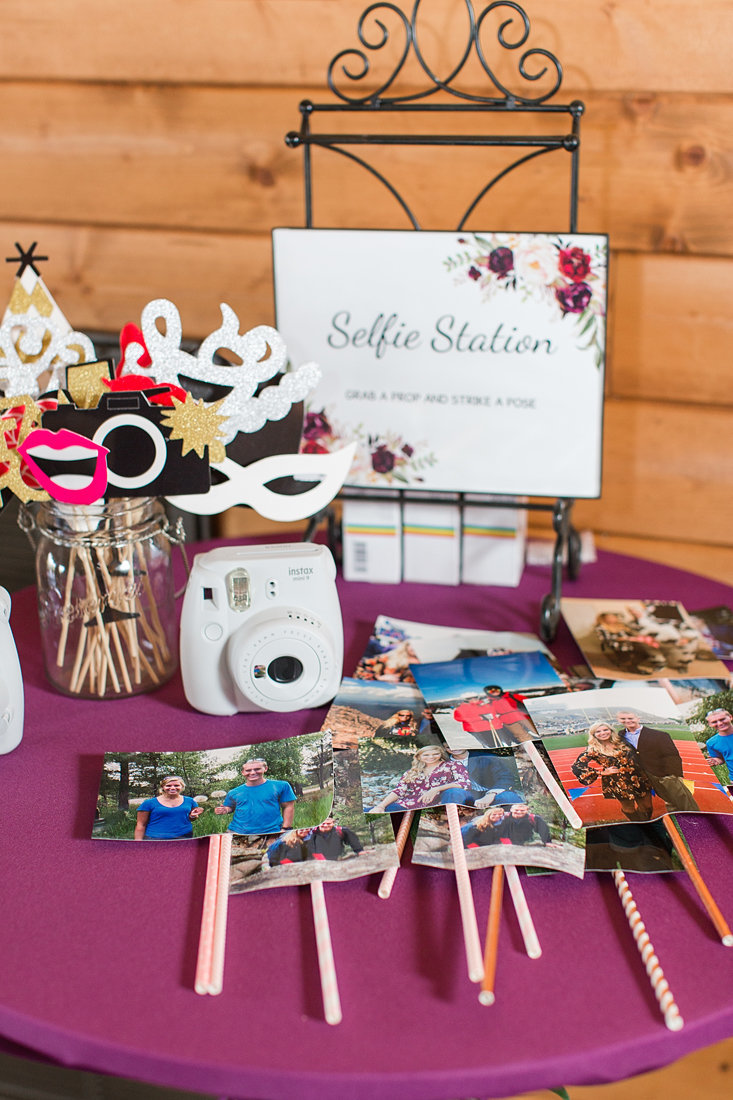 Wedding-Inspiration-Selfie-Station-Reception-Detail-Photo-by-Uniquely-His-Photography01