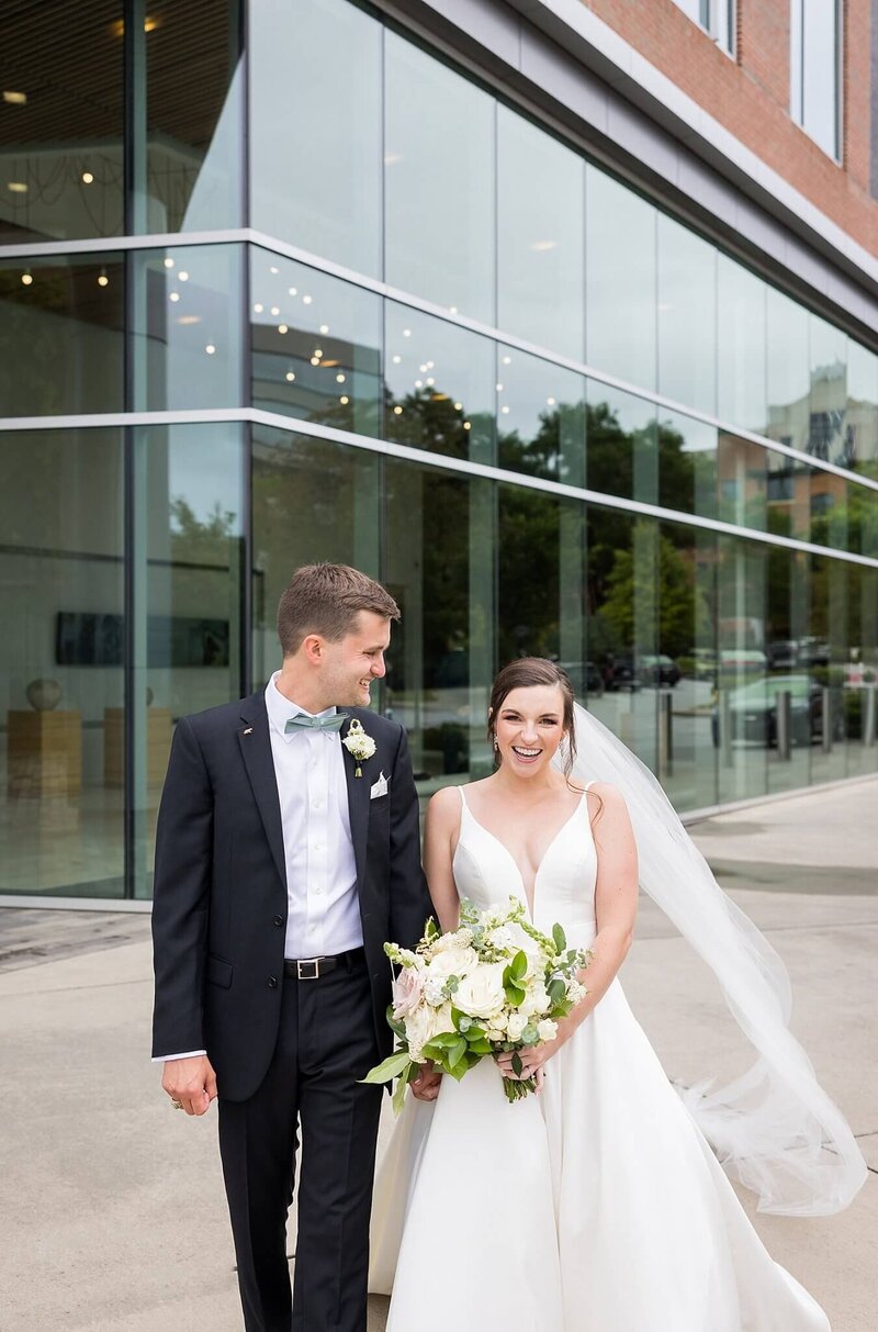 Downtown-Greenville-SC-Spring-Wedding-at-Avenue_2212