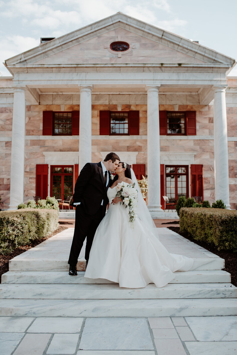 Colleen Elise Photography is a North Georgia Based wedding photographer serving Dahlonega, Blairsville,and beyond
