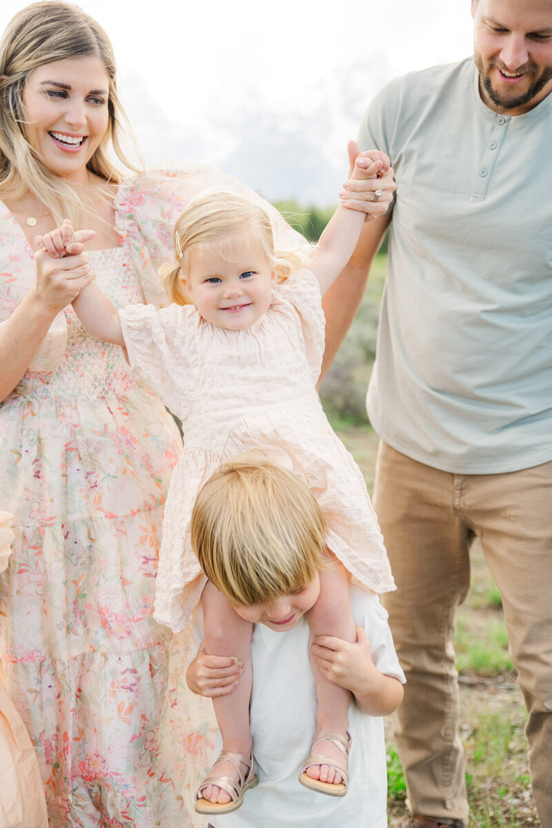 Jackson Hole Family Photos | Schwabachers Landing | Summer shoot