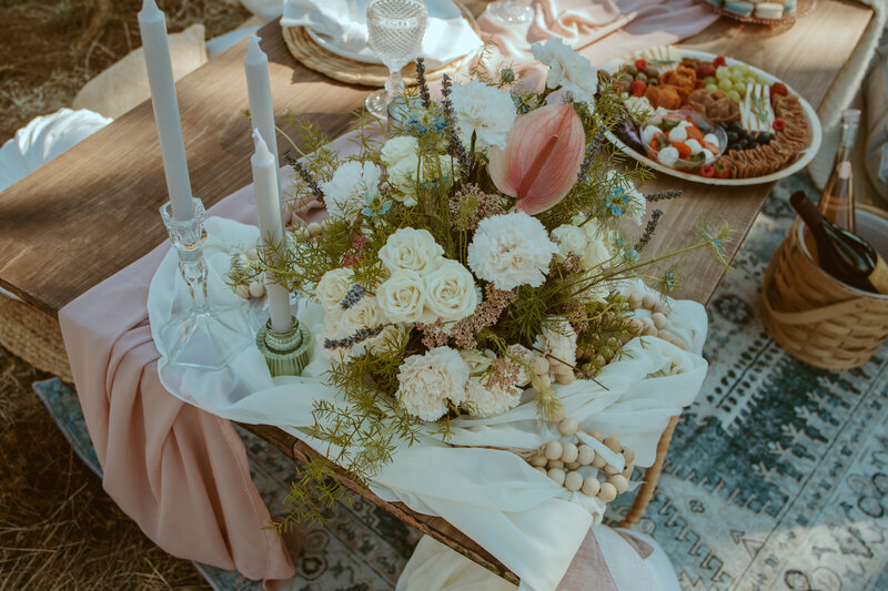 Outdoor Oregon Wedding Tablescape Vintage Blush White