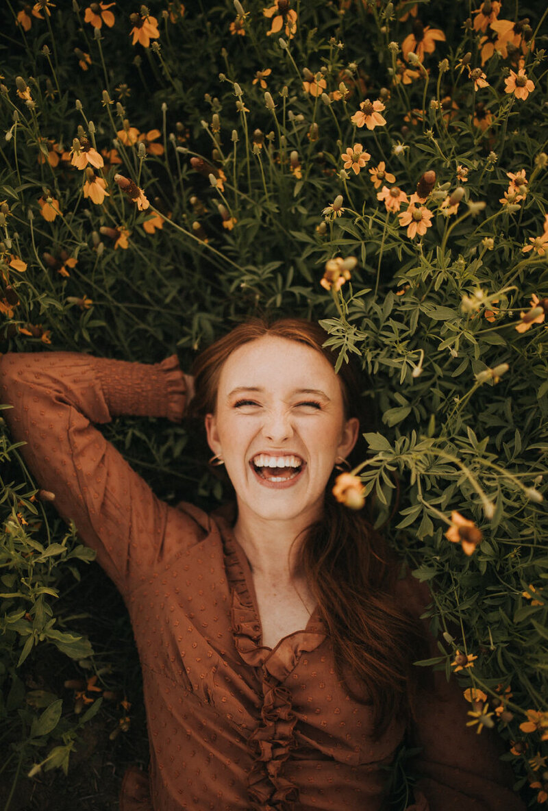 Fall foliage senior session by Tri Cities photographer