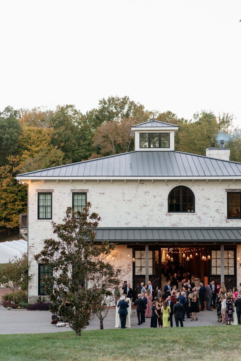 trinity view farm reception building in franklin tennessee