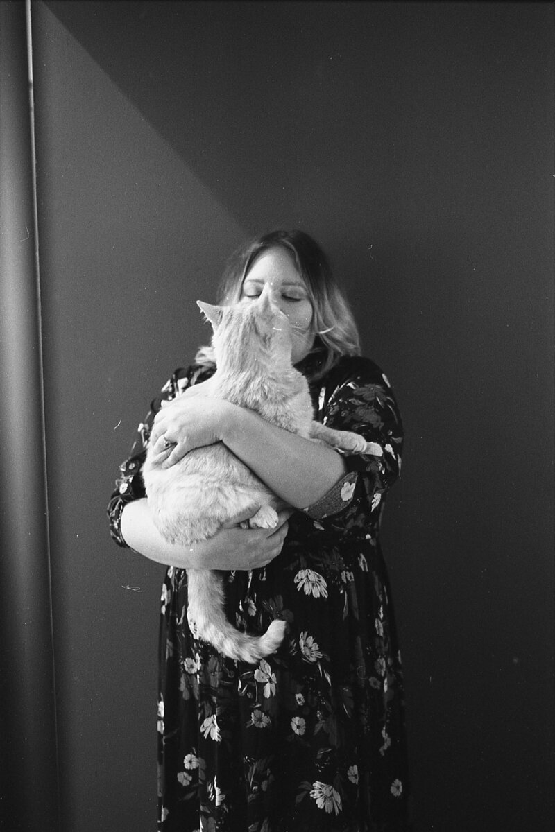 jaimie krause holding her cat Pumpkin