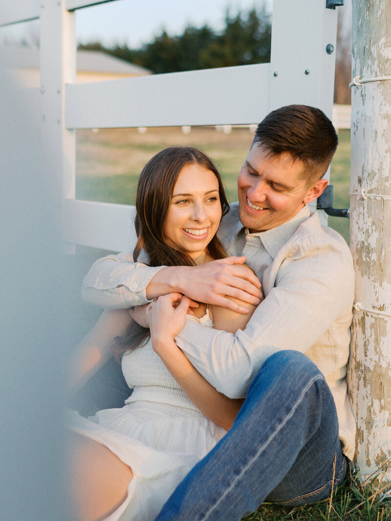 couple-hugging-in-grass