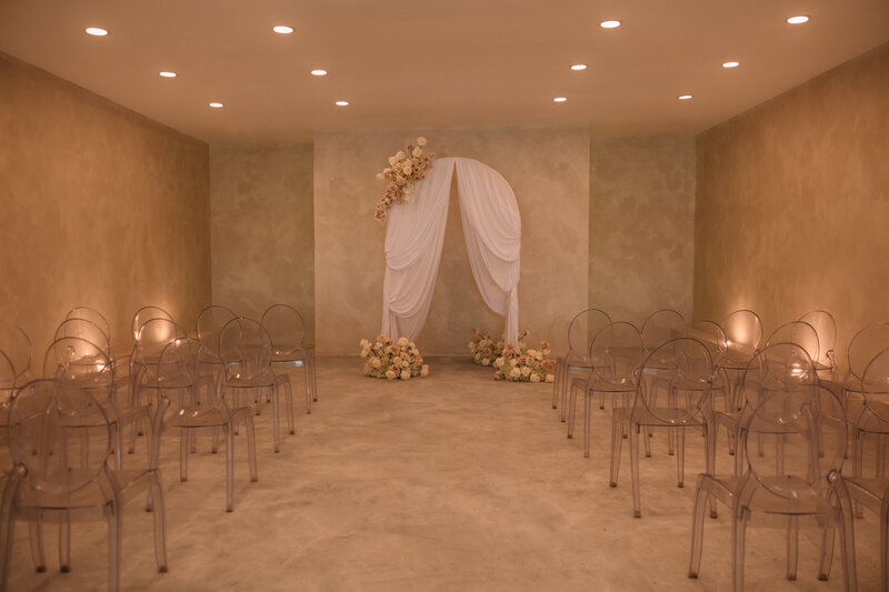 ThatChapelDowntownRomanticCeremony3