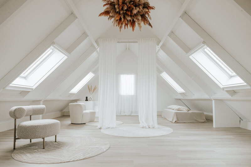 Daglichtstudio nodig? Q. Studio in Benschop kun je huren vanaf 2 uur per dag.