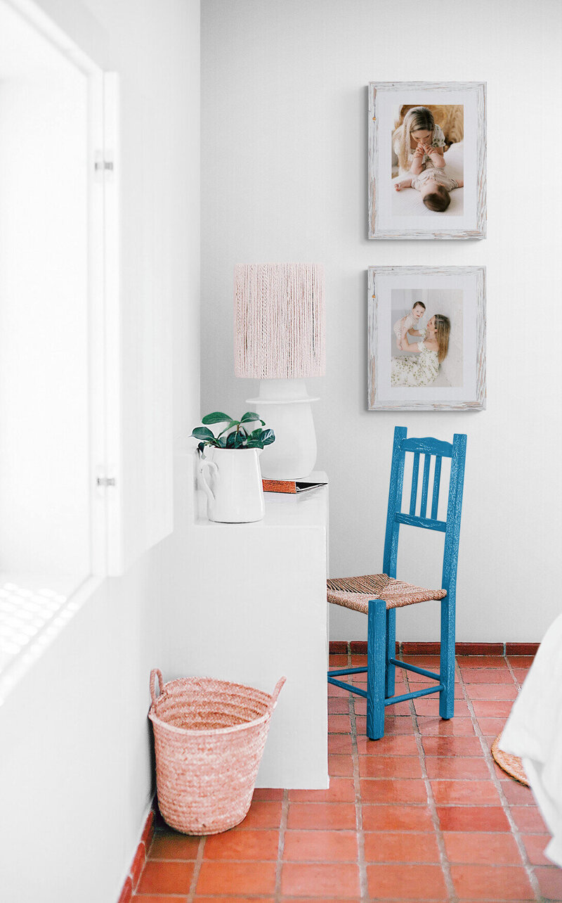 Mediterranean_style_bedroom_with_desk