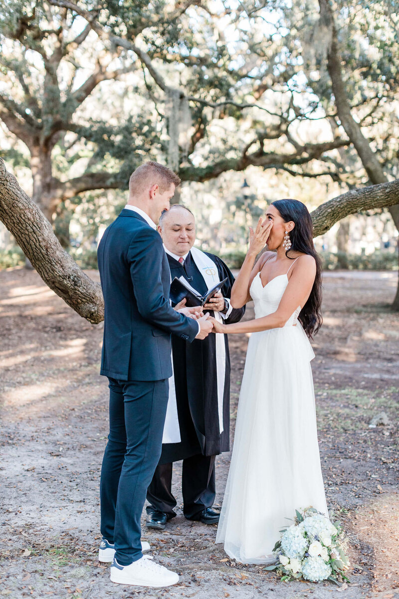 Savannah_Elopement_in_Forsyth_Park__Low_branch02
