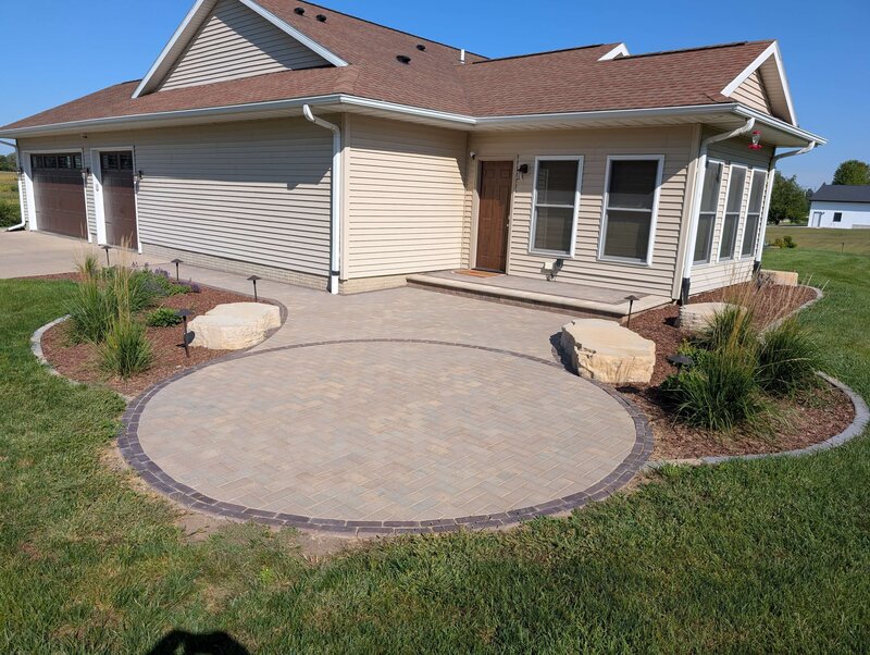 Cedar-Rapids-Iowa-landscaping-lawn-care-treatments-_20250902_150229834