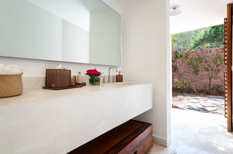 04-4-Careyes-Mexico-Properties-El-Careyes-Club-and-Residences-7B-1BD-Bathroom-5490.jpg