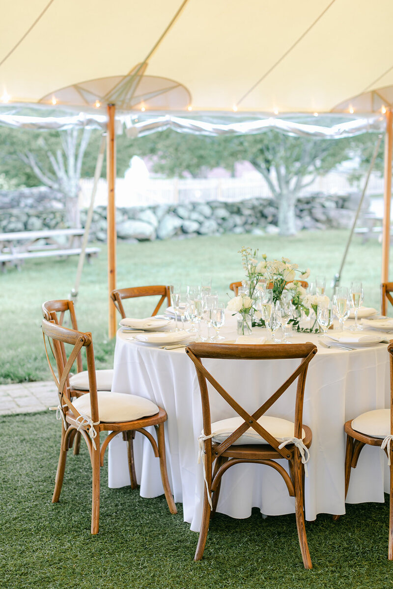 tented-wedding-green-white