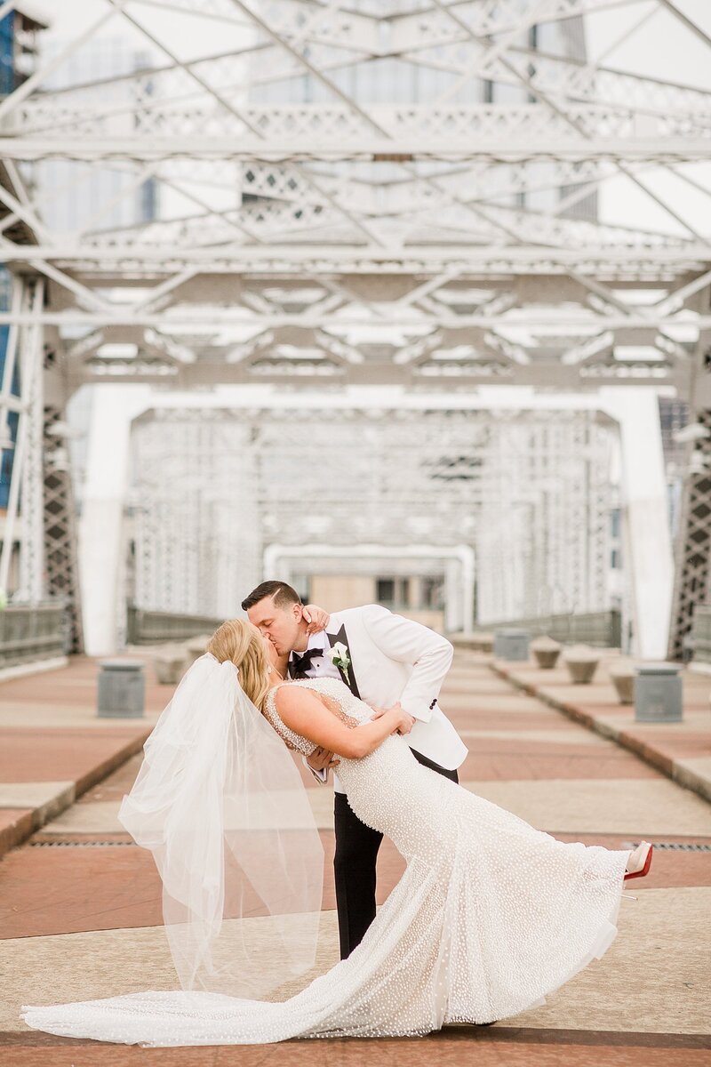 dip kiss by Knoxville Wedding Photographer, Amanda May Photos
