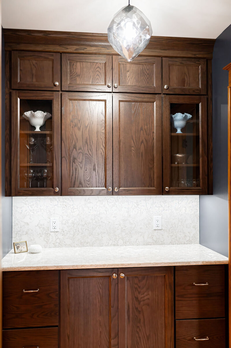 traditional-elegant-butlers-kitchen