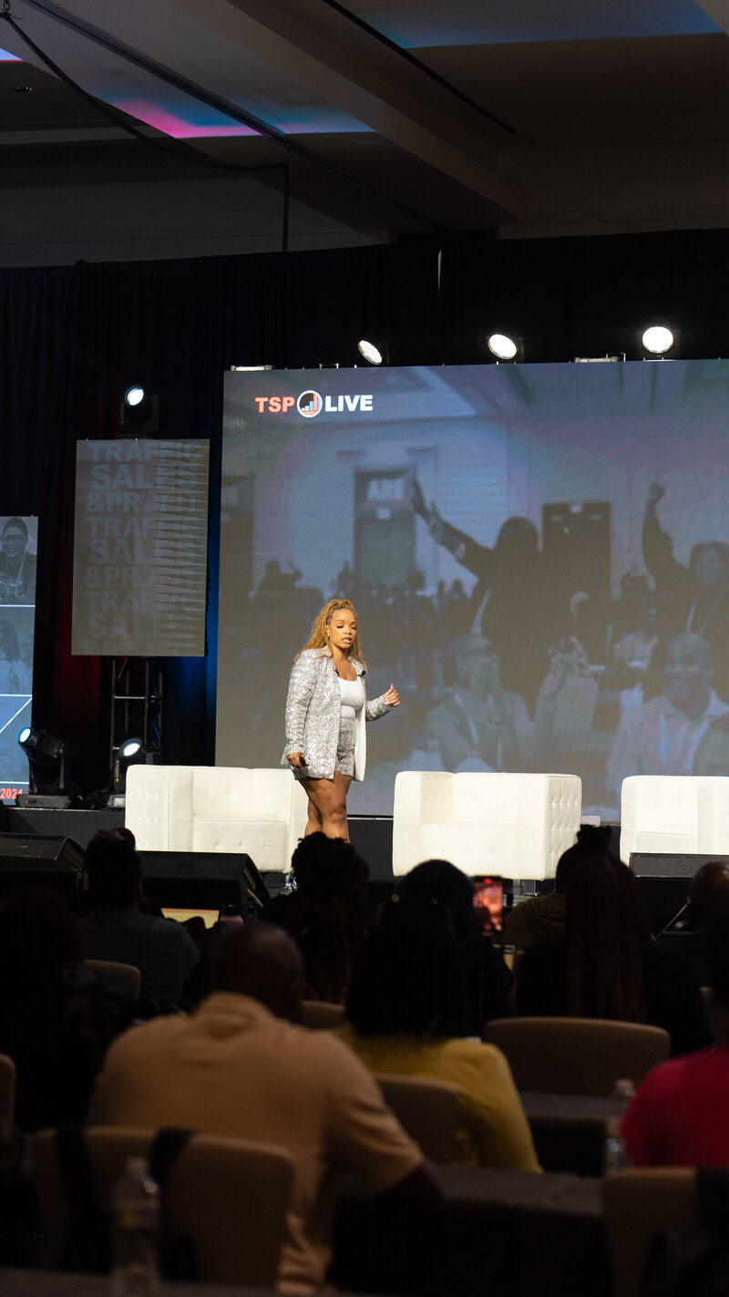 Candace Junée Speaking 2 (1)