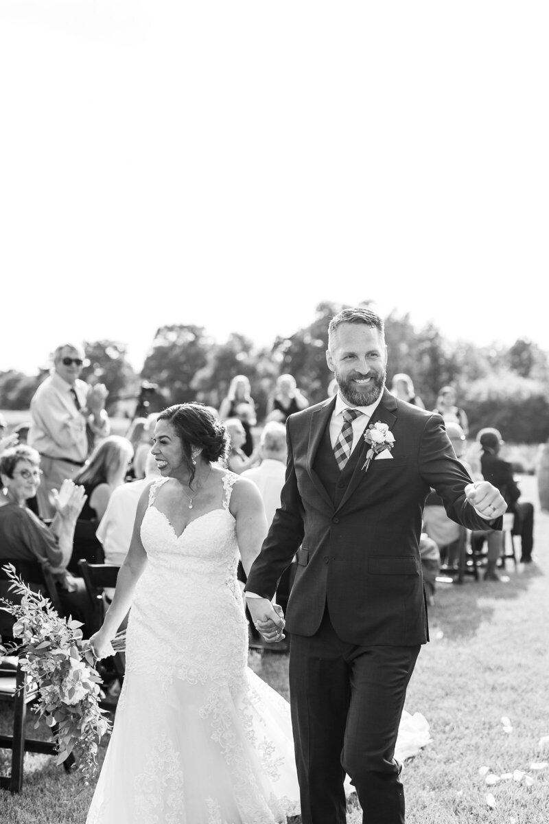 farmin-bettys-wedding-wisconsin-the-paper-elephant-0098