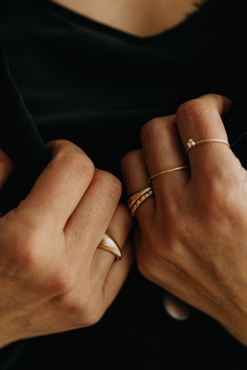 kaboompics_jewelry-photo-shoot-woman-wearing-gold-rings-and-necklace-29213