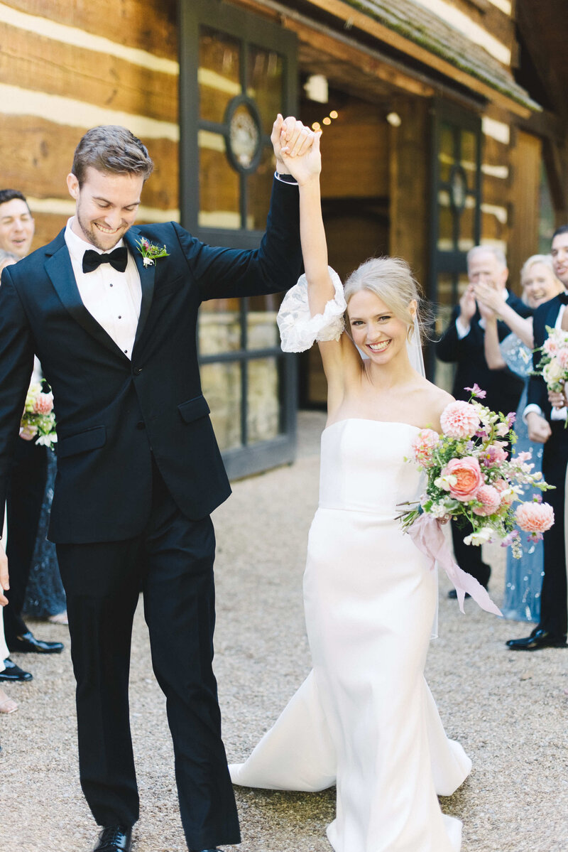 Father walking his daughter down the aisle on her wedding day in Tuscaloosa, AL