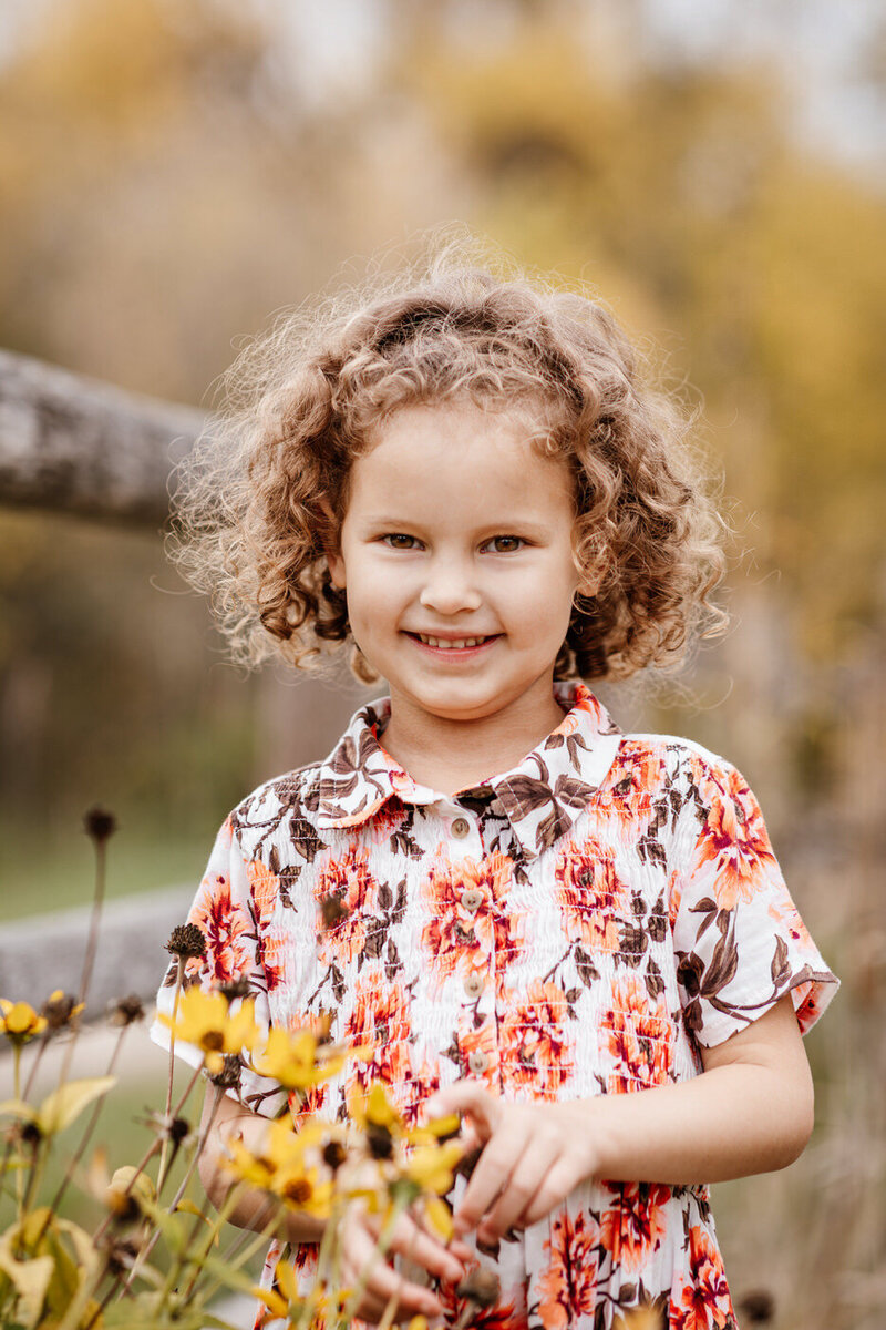 natural and relaxed family photos in Winnipeg 