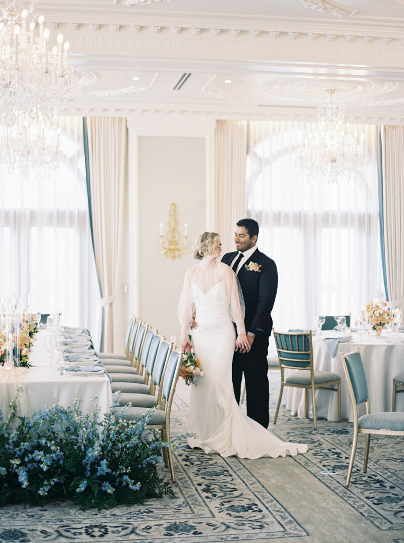 Indiana_Michigan_Wedding Planner_Hotel Carmichael_Carmel Indiana_Wedding Day Editorial_Bridal Fashion_Table Arrangement_Wedding Decor_Reception