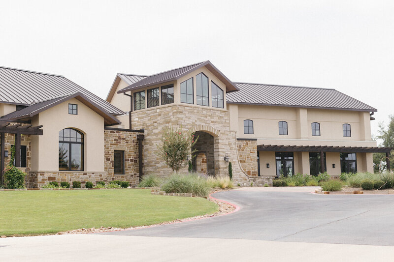 Canyonwood Ridge wedding venue with sweeping Hill Country views and oak tree