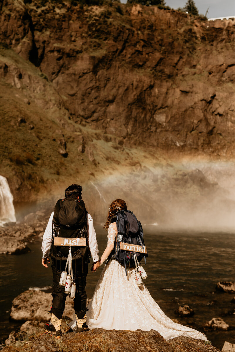 Salish-lodge-elopement-bride-and-groom-51