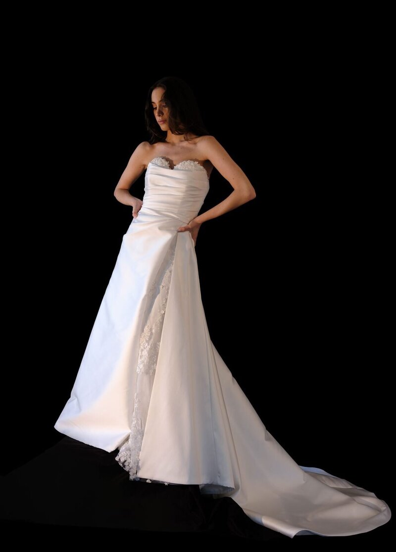 classic sweetheart neckline, beaded and embroidered tulle, layered