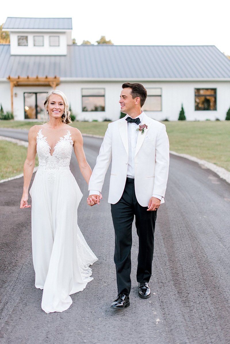 Bloomington_Indiana_The_Wilds_Wedding_Event_Chic_Barn_Weddings_89