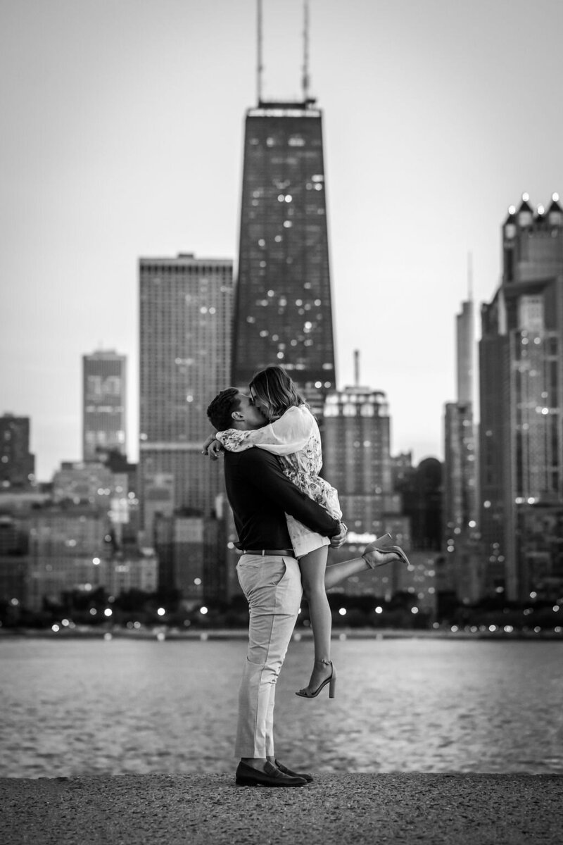 north-avenue-pier-engagement-session (10)
