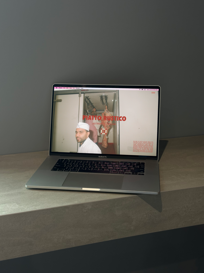 PIATTO RUSTICO Laptop Mockup