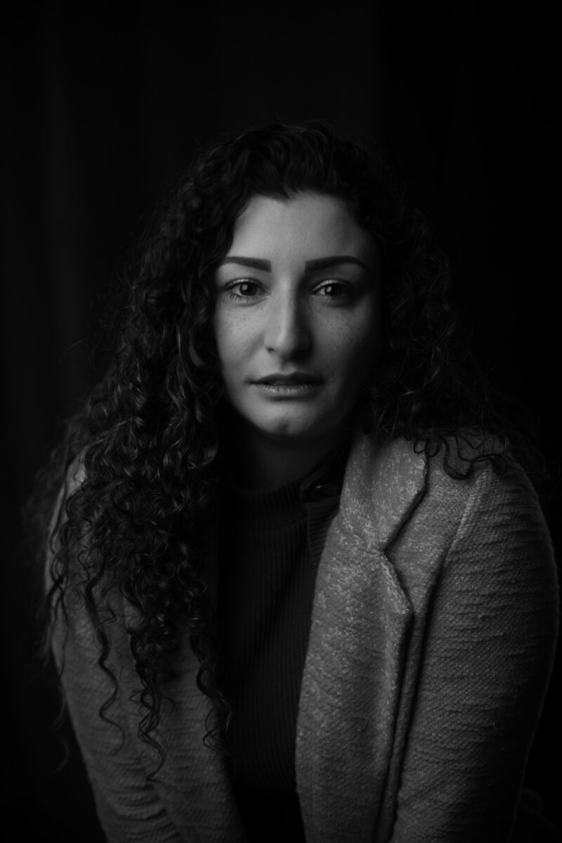 portrait-femme-studio-noir-blanc-1