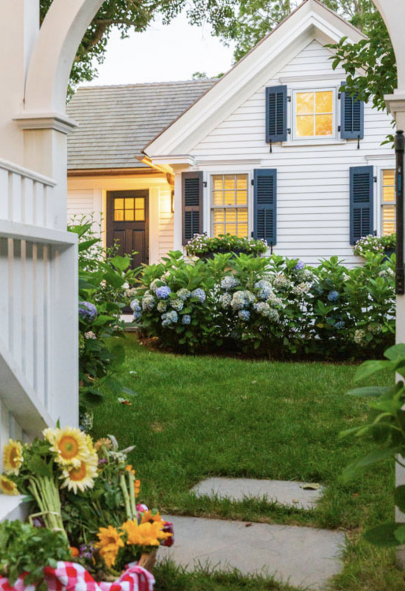 Salty-Havens-Coastal-Home-Design-New-England12