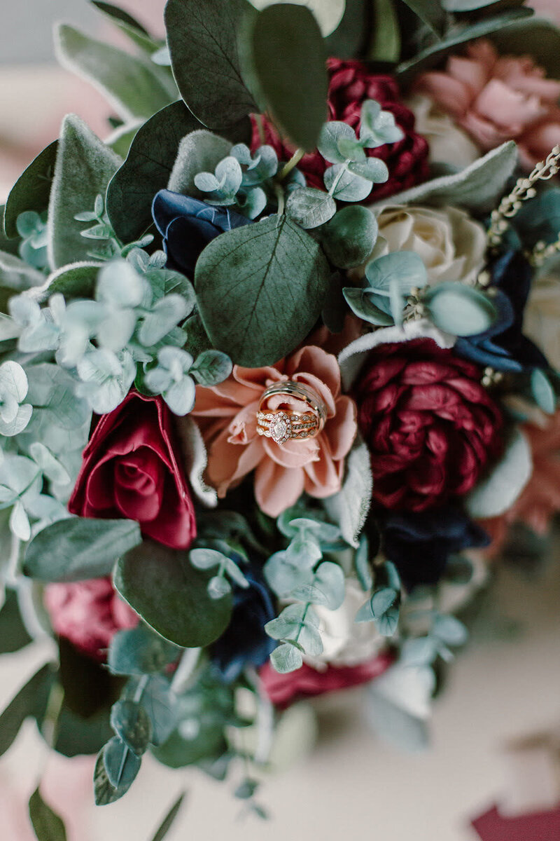 sola-wood-florist-winter-wedding-flowers7